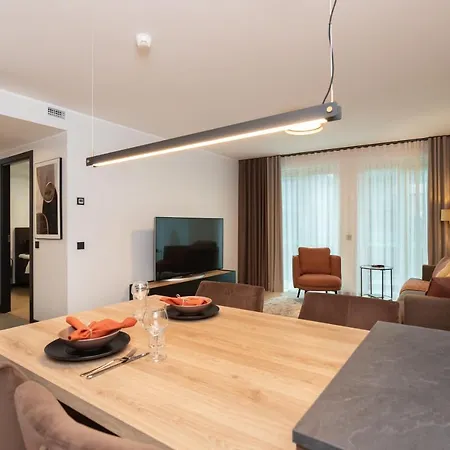 Hilltop - Seaplane Harbour Apartment