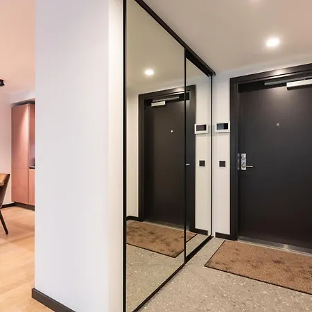 Hilltop - Seaplane Harbour Apartment