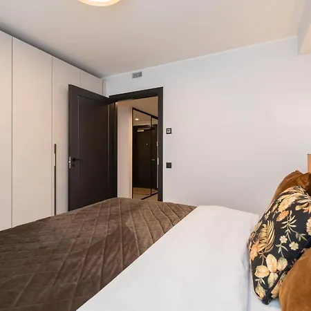 Hilltop - Seaplane Harbour Apartment